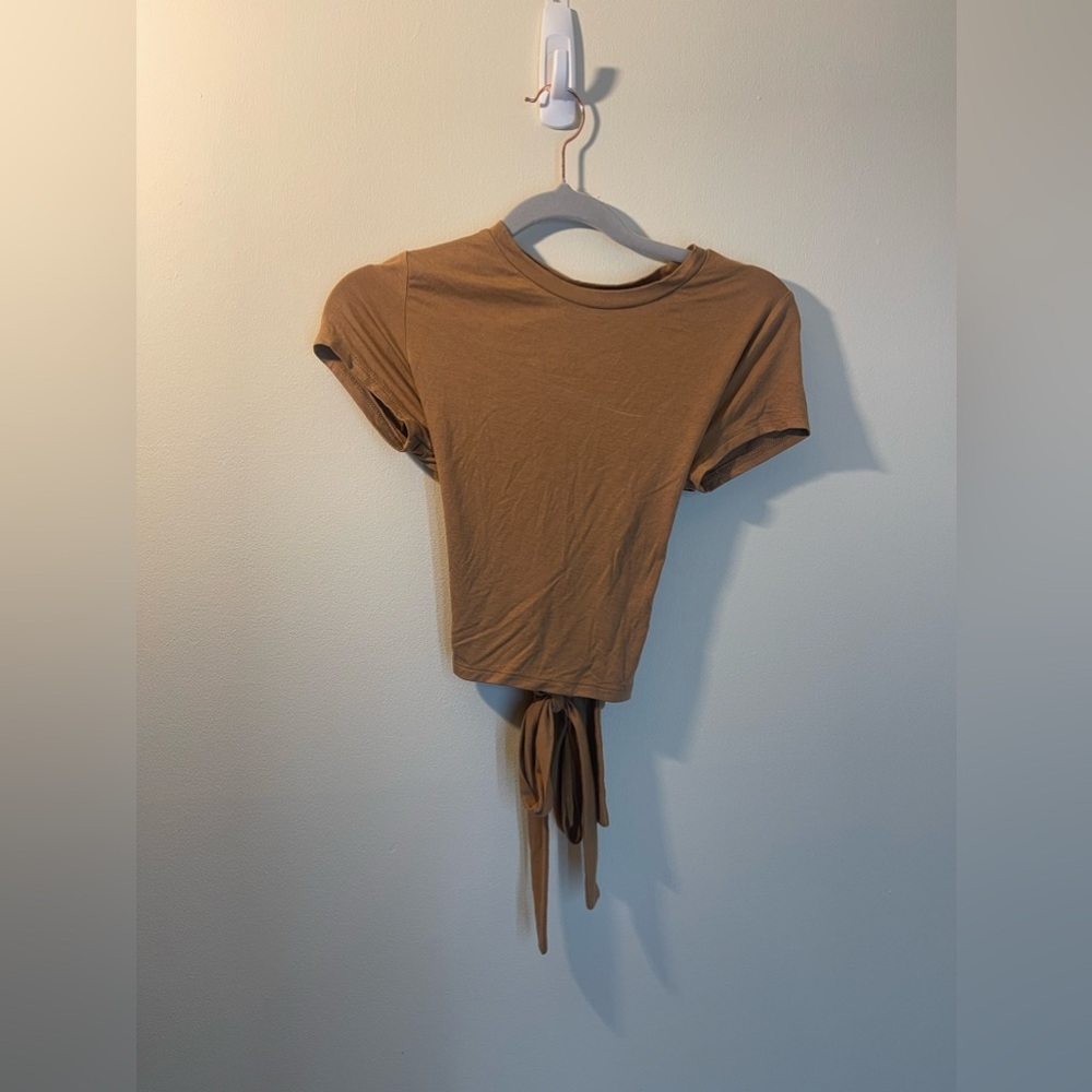 NWT FOREVER 21 SHORT SLEEVE KNIT BACK TIE T-SHIRT